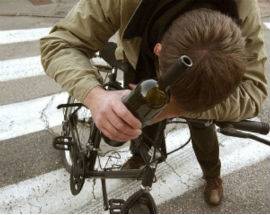 UBRIACO IN BICICLETTA DENUNCIATO ALL’AQUILA