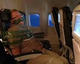 UBRIACO SUL VOLO PER NEW YORK, LO LEGANO E IMBAVAGLIANO FINO ALL’ATTERRAGGIO