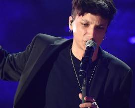 SANREMO: BOOKMAKER PUNTANO SU ULTIMO, TUTTE LE QUOTE DEGLI ARTISTI IN GARA