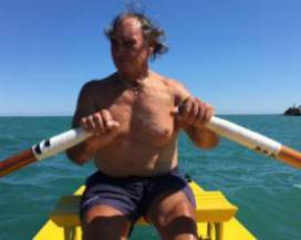 DALLE TREMITI A GIULIANOVA CON IL PATTINO: VENTO BLOCCA IMPRESA DELL’UOMO PLASMON