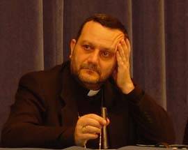 PREDICA CONTRO PAPA FRANCESCO PRETE SOSPESO A MONTESILVANO