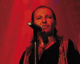 VASCO LIVE, ESCE IL RACCONTO PER IMMAGINI DAL 1976
