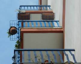 LANCIA VASI DAL BALCONE CONTRO FAMILIARI: ARRESTATO 39ENNE DI AVEZZANO