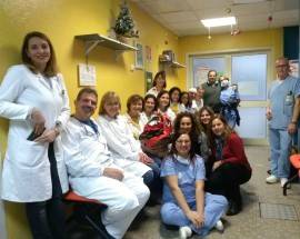 SOTTO L’ALBERO IL DONO DELLA ”TRIBU’ DEI SORRISI” PER LA DIALISI DI VASTO