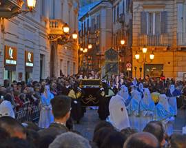 CHIETI: 20 MILA ALLA PROCESSIONE DEL VENERDI’ SANTO, ‘RINASCERE DOPO LE CALAMITA’ CHE CI HANNO COLPITO’