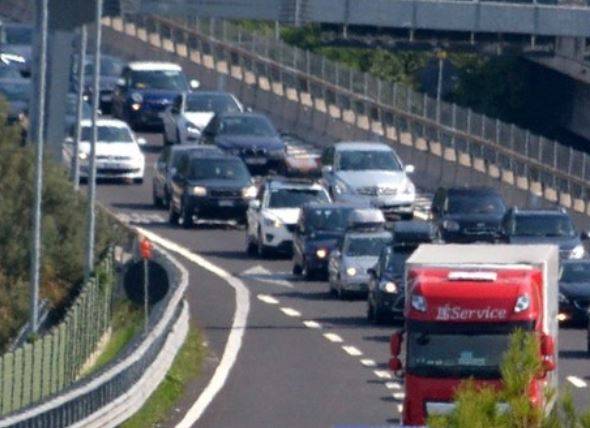 A14: VIADOTTO VOMANO SOTTO SEQUESTRO, CHIUSO CASELLO ROSETO, MA PEDAGGIO RESTA INVARIATO