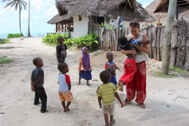L’AQUILA: FOTO E RACCONTI DI UN VIAGGIO A ZANZIBAR, INCONTRO AL QUERENCIA