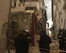 CROLLO IN CENTRO A L’AQUILA: BIONDI, ”PROBLEMA DI PRATICHE CONTROVERSE”