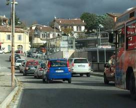 L’AQUILA: VIABILITA’ E SICUREZZA, INTERVENTI SU SEGNALETICA VIA VICENTINI