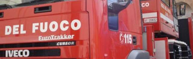 A24: AUTO IN FIAMME LUNGO TRAFORO GRAN SASSO, TRAFFICO FERMO