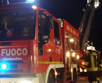 INCENDIO NELLA NOTTE A SUPERMERCATO CONAD A MONTESILVANO