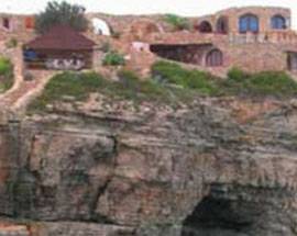 LAMPEDUSA: ABUSIVISMO, SEQUESTRATA LA VILLA DICLAUDIO  BAGLIONI