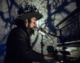SOLISTI AQUILANI CON BRUNELLO E CAPOSSELA: CONCERTO PER LA RINASCITA DI ARTE SELLA