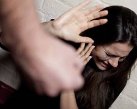 PICCHIA MOGLIE E FIGLIA: 52ENNE ARRESTATO A PESCINA