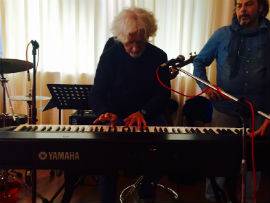 50 ANNI DI MUSICA: VITTORIO DE SCALZI DEI NEW TROLLS  IN CONCERTO AL CONSERVATORIO CASELLA DELL’AQUILA
