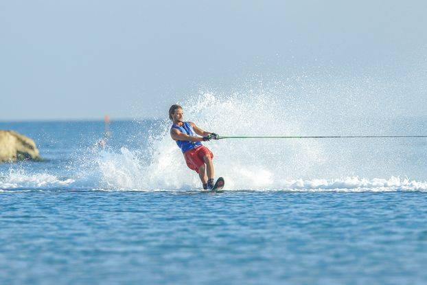 INCIDENTE MENTRE FA WAKEBOARD, 32ENNE IN OSPEDALE A PESCARA