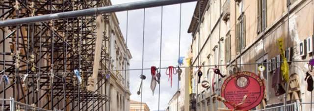 L’AQUILA: UNA FIRMA BLOCCA I CANTIERI; PRECARI ASSENTI, PRATICHE PARALIZZATE