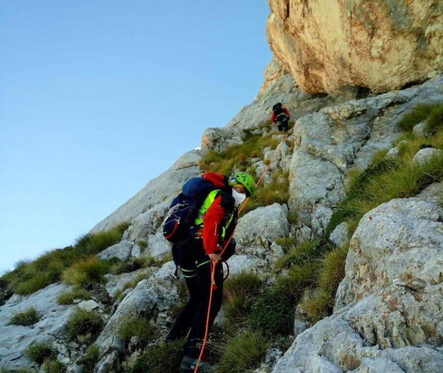 GRAN SASSO: SOCCORSI DUE TURISTI CAMPANI BLOCCATI SUL CORNO GRANDE