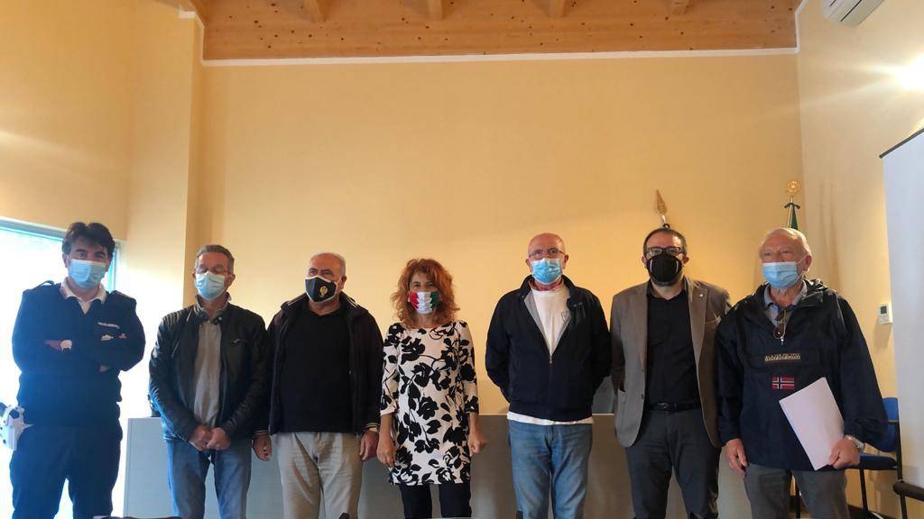 L’AQUILA: RIPARTE “ADOTTA UNA SCUOLA”, MILITARI E FORZE DELL’ORDINE IN PENSIONE AIUTANO GLI ALUNNI