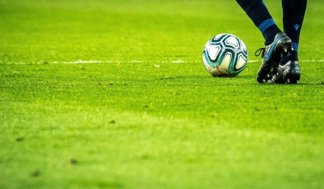 CALCIO: SILERI, “BASTA ABBRACCI IN CAMPO”
