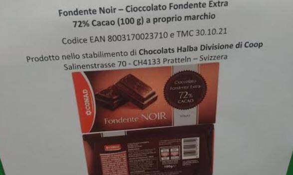 FRAMMENTI DI PLASTICA NEL CIOCCOLATO, CONTINUA IL RITIRO DI UN FONDENTE A MARCHIO CONAD