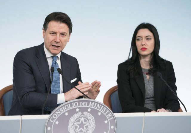 SCUOLA: CONTE, “IL 14 SI TORNA IN CLASSE IN SICUREZZA”, AZZOLINA, “PROPAGANDA SCONSIDERATA”