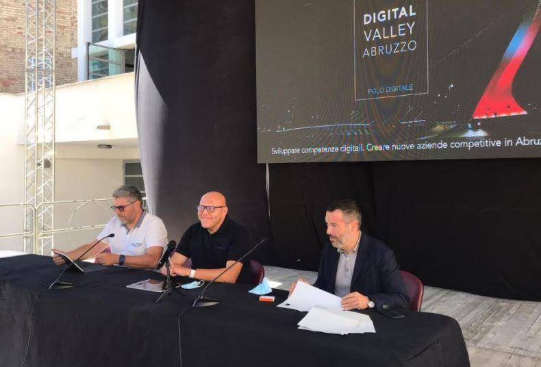 FESTA RIVOLUZIONE: PRESENTATA DIGITAL VALLEY E START CUP ABRUZZO