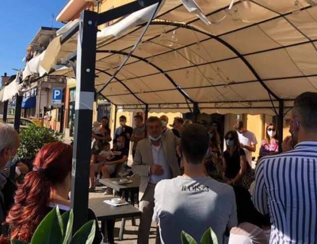 VOTO AVEZZANO: DI PANGRAZIO INCONTRA COMMERCIANTI PIAZZA CAVOUR