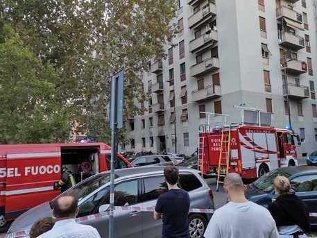 ESPLOSIONE IN APPARTAMENTO, FORTE BOATO A MILANO SUD, 6 FERITI, UNO GRAVE