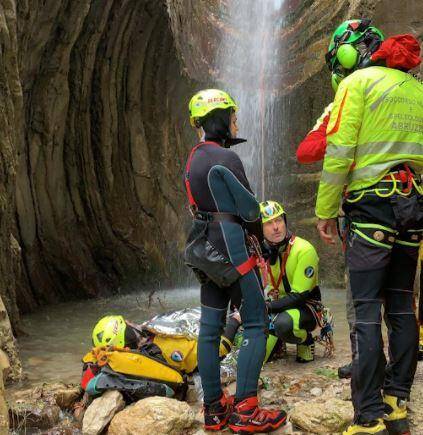 INCIDENTI IN MONTAGNA: ESCURSIONISTA PRECIPITA IN FORRA, UN SECONDO BLOCCATO DALLA NEVE, UN TERZO SI ROMPE CAVIGLIA