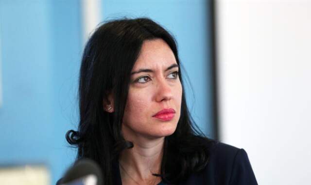 SCUOLA: AZZOLINA, “INTERVENTI SU 10MILA AULE”