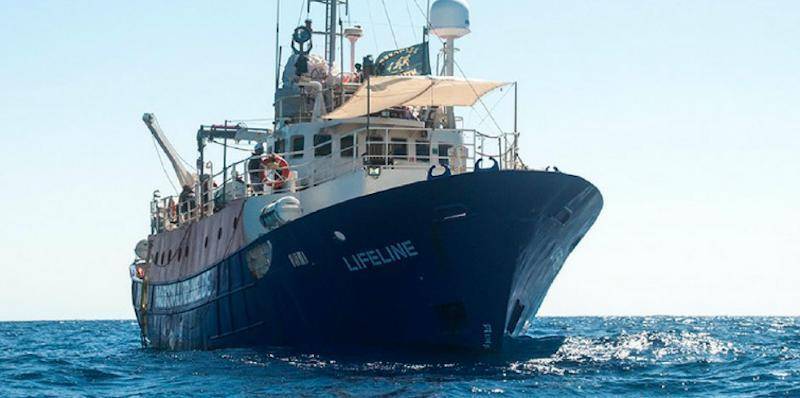 SICUREZZA: BOZZA DL MIGRANTI, STOP MULTE MILIONARIE A ONG