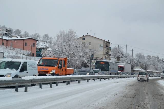 MALTEMPO: NEVE IN ABRUZZO, ALL’AQUILA CAOS E POLEMICHE
