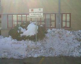 L’AQUILA: PARCHEGGIO PER DIALIZZATI BLOCCATO DALLA NEVE
