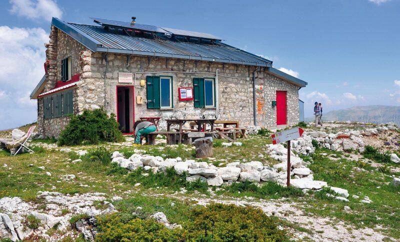 LAVORI IN CORSO SUL MONTE VELINO, CAMBIA VOLTO IL RIFUGIO SEBASTIANI