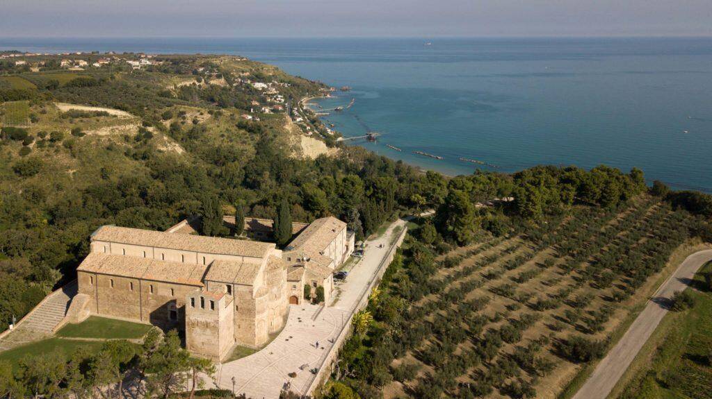FOSSACESIA: NUOVI ARREDI URBANI A SAN GIOVANNI IN VENERE E SUL LUNGOMARE