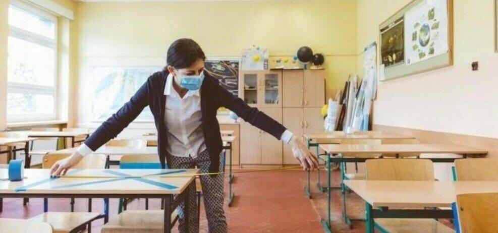 SCUOLA: 118, CON CASO SOSPETTO AMBULANZA E TEST RAPIDO