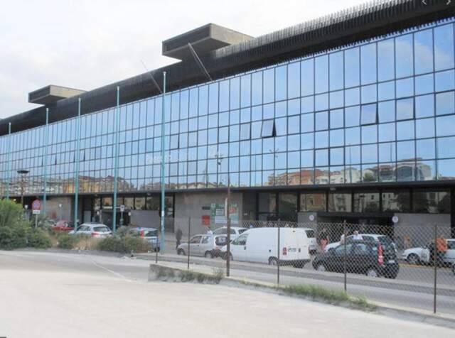 PESCARA: TASSISTA AGGREDITO DAVANTI ALLA STAZIONE