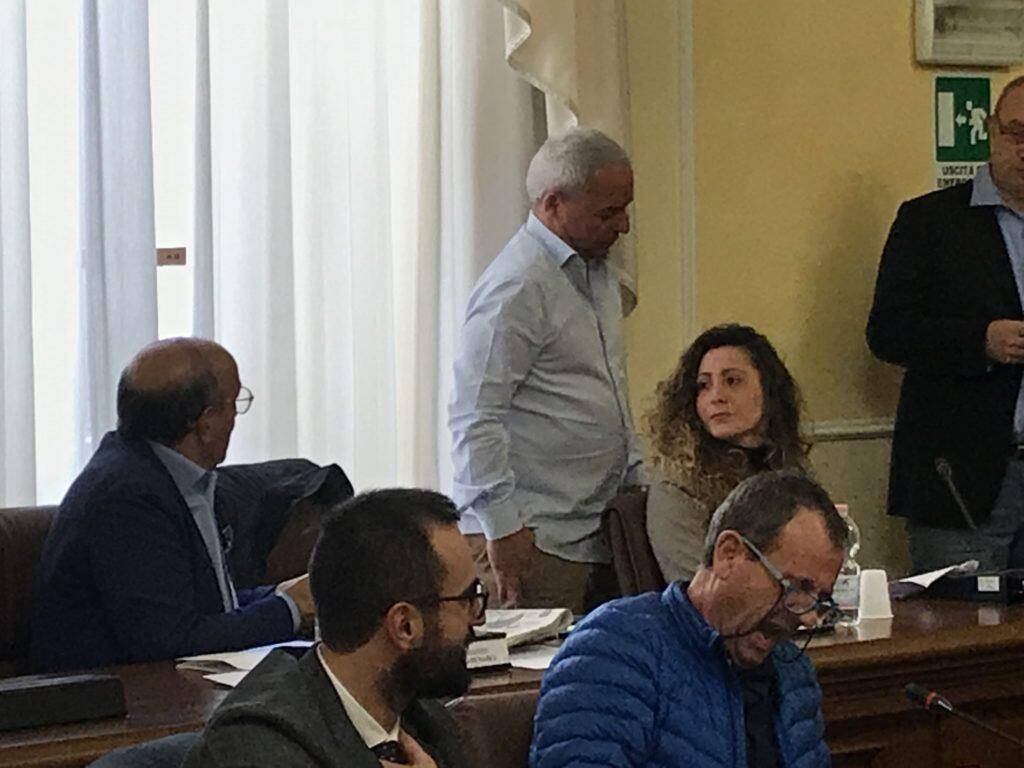 SULMONA, MOGLIE DELL’ASSESSORE ASSUNTA DA COOPERATIVA COMUNALE: E’ BUFERA
