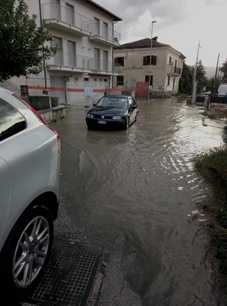 L’AQUILA: “STRADE E CASE ALLAGATE CON LA PIOGGIA”, LA DENUNCIA