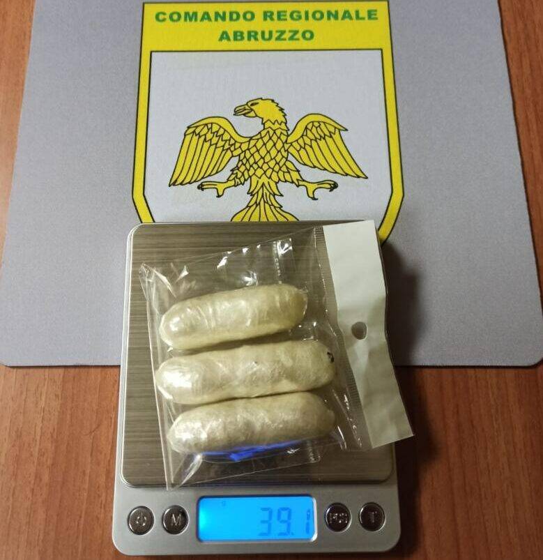 MARTINSICURO: IN MANETTE SPACCIATORE EROINA NIGERIANO