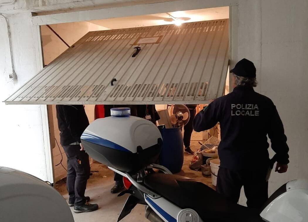 MONTESILVANO: SEQUESTRATO E ACQUISITO IN VIA AGOSTINONE GARAGE DELLA CAMORRA