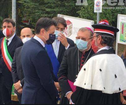 FORUM GRAN SASSO: IL RITORNO DI CONTE A TERAMO E IL PESO POLITICO DEL VESCOVO LEUZZI