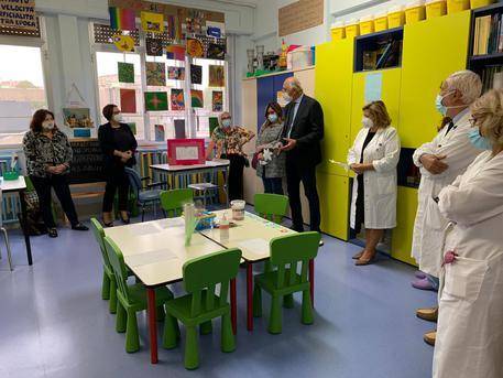 SCUOLA: INAUGURATA AULA IN OSPEDALE A PESCARA
