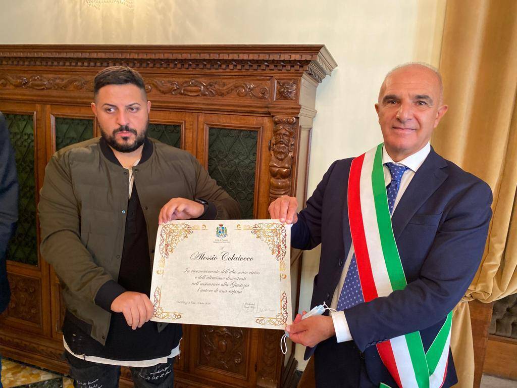 PESCARA: FECE ARRESTARE SCIPPATORE, SINDACO MASCI PREMIA ALESSIO COLAIOCCO