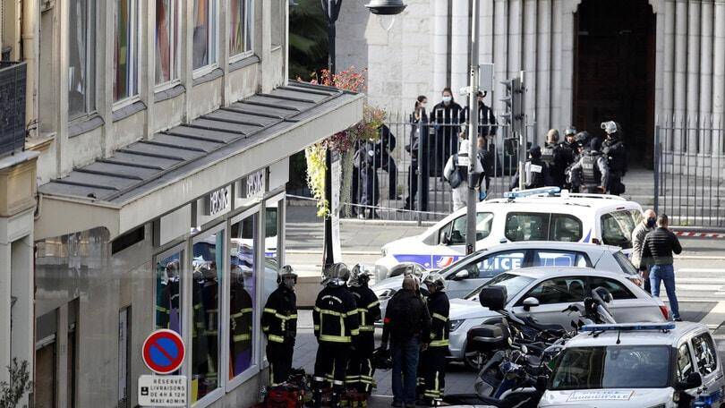 L’ATTENTATORE DI NIZZA E’ UN TUNISINO PASSATO DA LAMPEDUSA, “IN FRANCIA ARRIVATO MOLTO DI RECENTE”