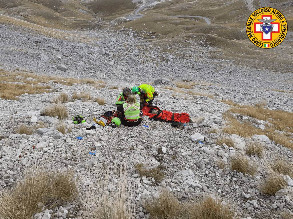 GRAN SASSO: ESCURSIONISTA PRECIPITA PER 50 METRI, E’ GRAVE