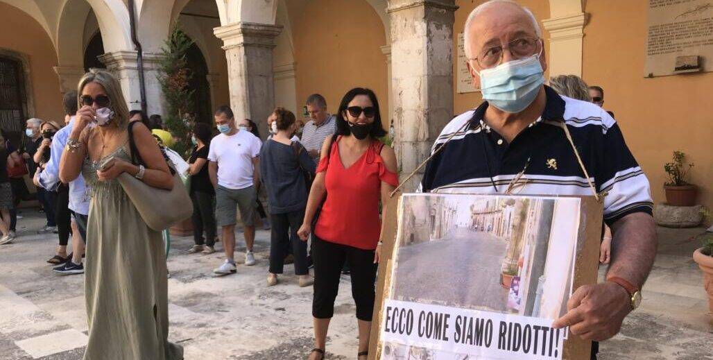 “A RISCHIO 30% ATTIVITA’ ABRUZZESI”, DONATELLI “CHIUSURE ALLE 18 IRRAZIONALI”