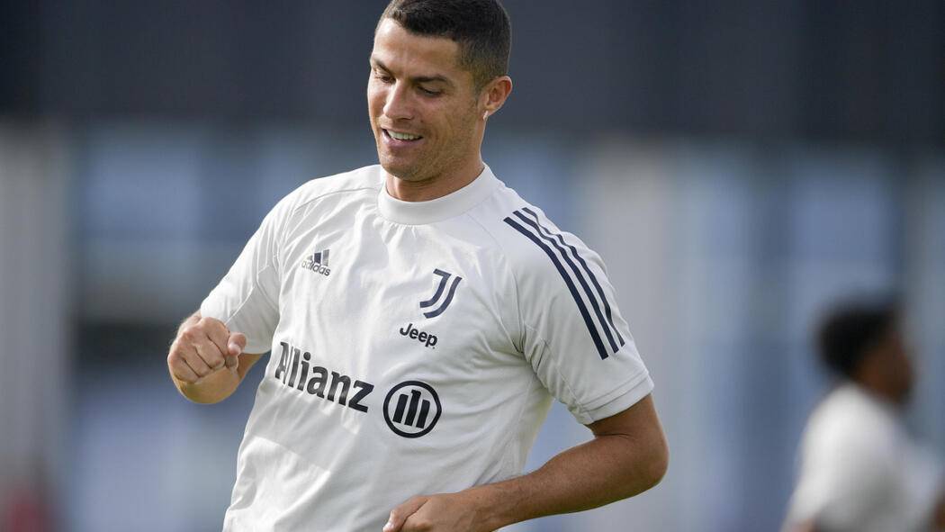 CORONAVIRUS: CRISTIANO RONALDO POSITIVO, IN ISOLAMENTO, E’ ASINTOMATICO