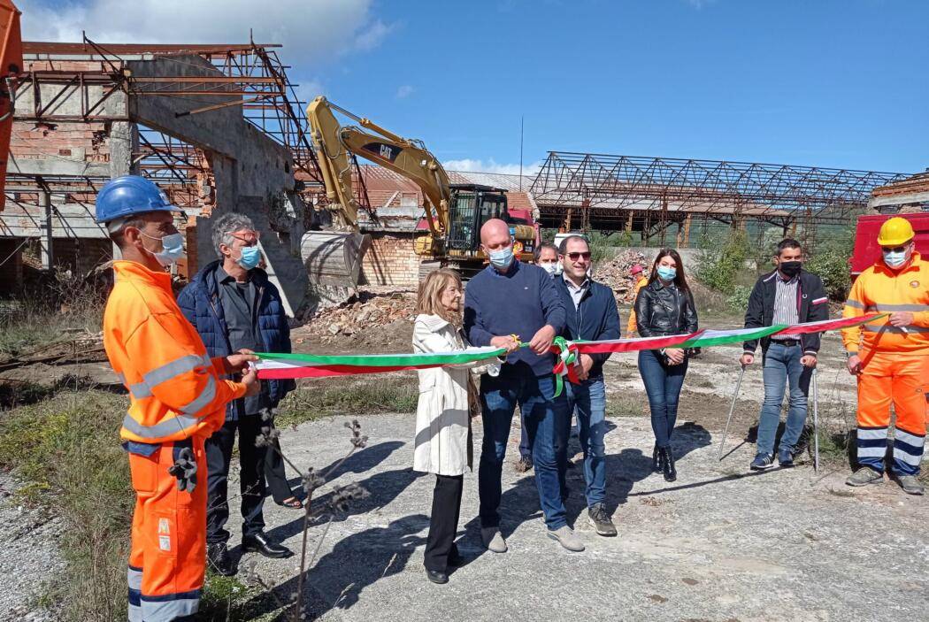 MONTEREALE: AL VIA LAVORI EX FORNACE, QUESTA MATTINA TAGLIO DEL NASTRO